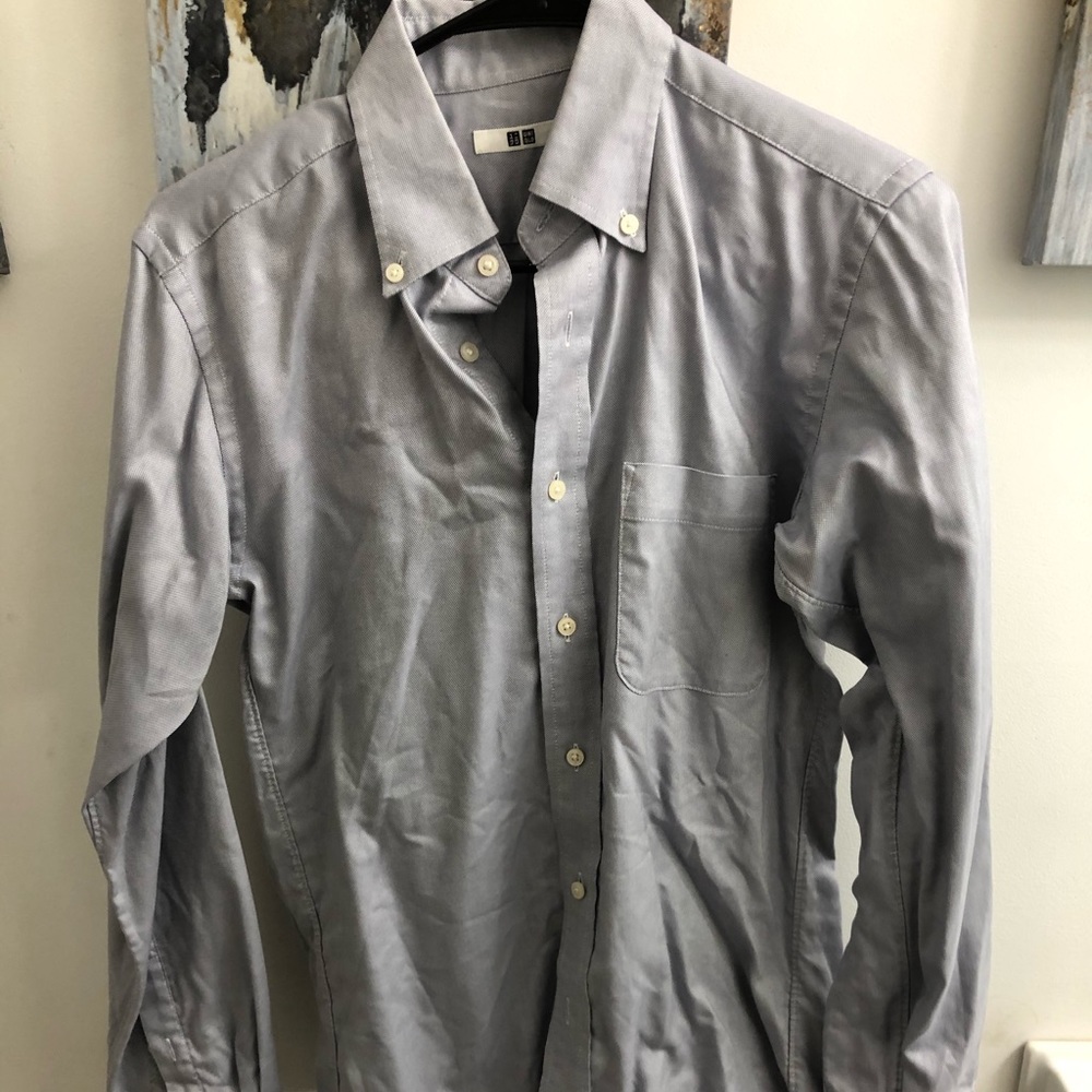 Men’s Uní Qlo button down size XS blue